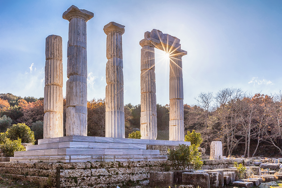 La Victoire de Samothrace, plus grande sculpture du Louvre